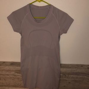 short sleeve Lululemon top (lightly worn) size 6